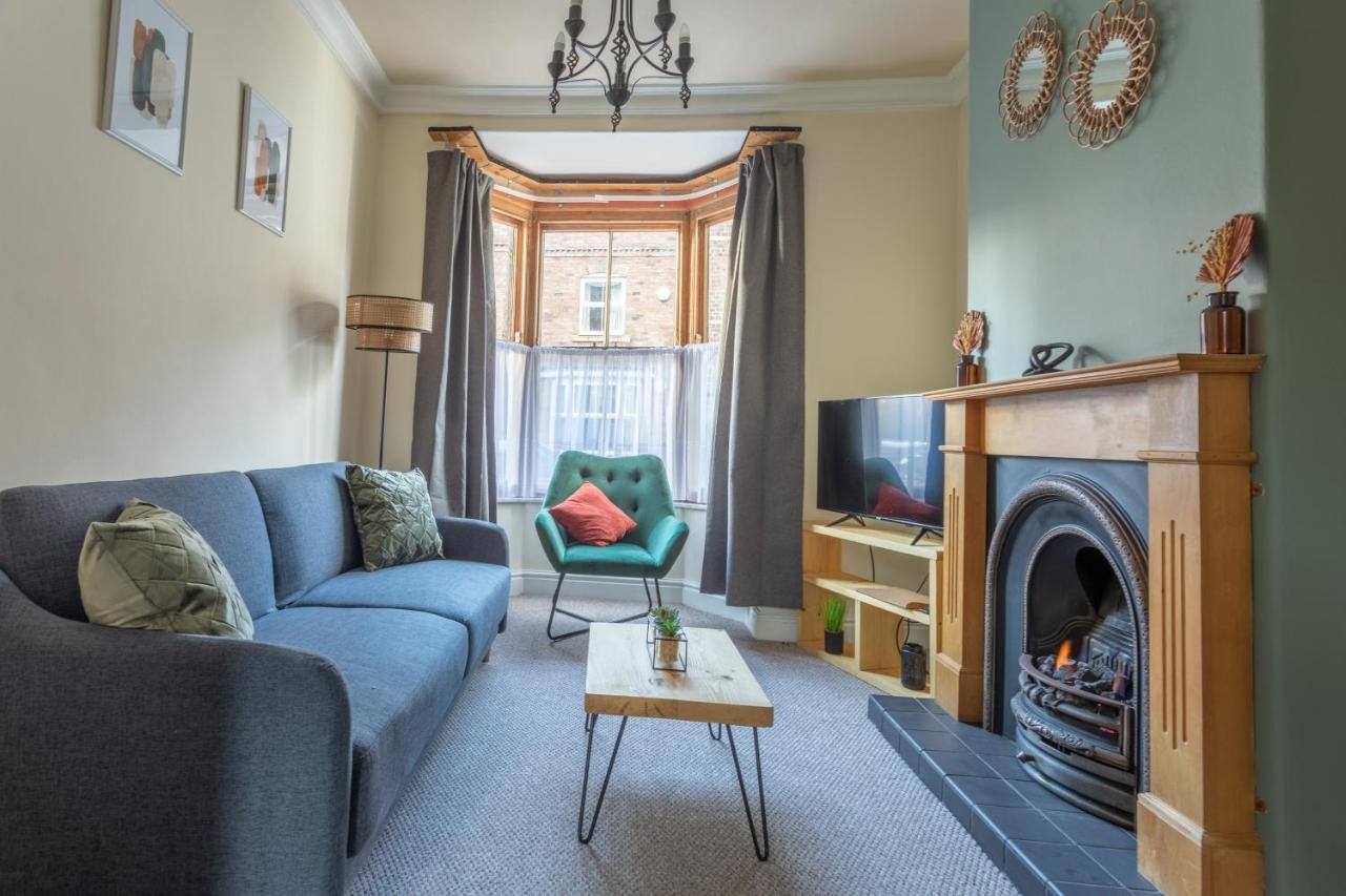 Milton Stays: Cosy City Centre House with Garden and Parking York Exterior photo