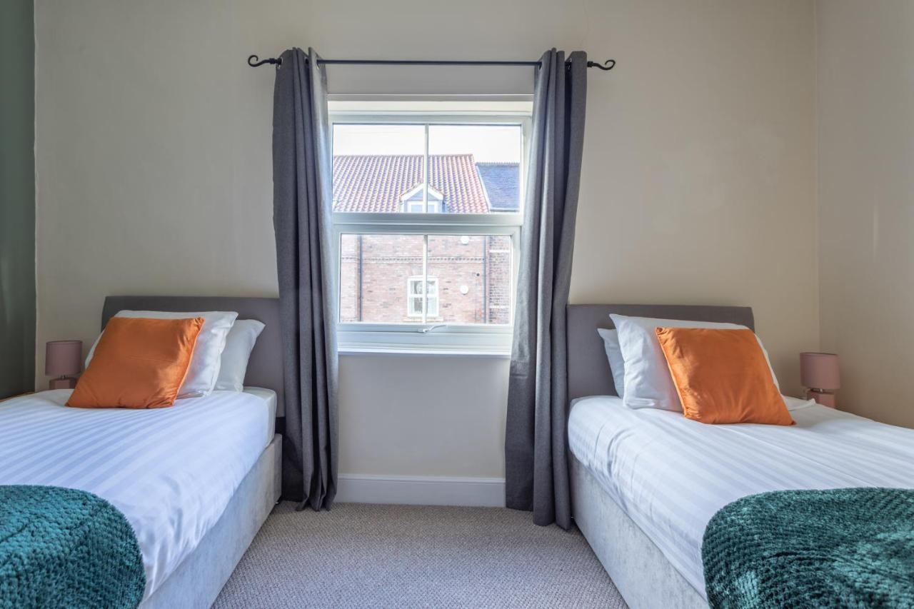 Milton Stays: Cosy City Centre House with Garden and Parking York Exterior photo