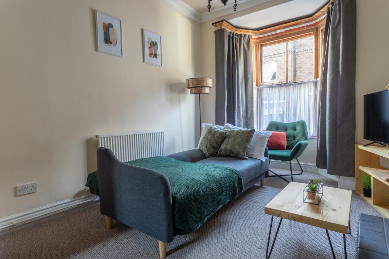 Milton Stays: Cosy City Centre House with Garden and Parking York Exterior photo