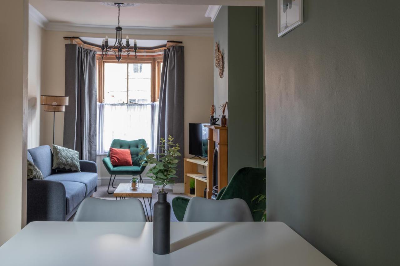 Milton Stays: Cosy City Centre House with Garden and Parking York Exterior photo
