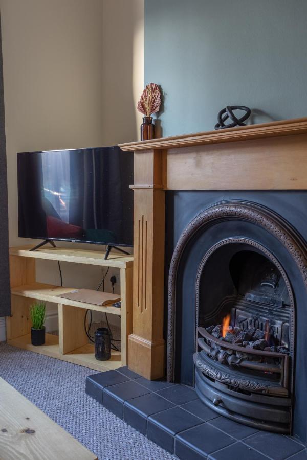 Milton Stays: Cosy City Centre House with Garden and Parking York Exterior photo